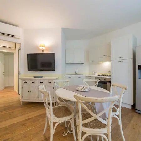 Villaggio Cascina - شقة