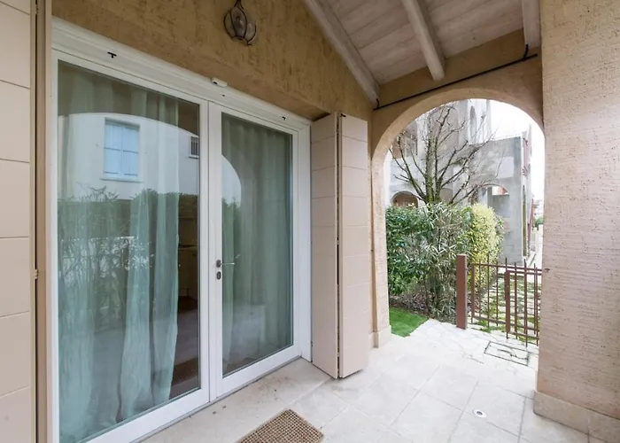 Villaggio Cascina - *